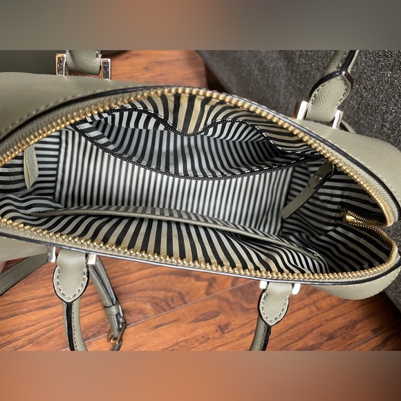 Kate Spade Purse - Picture 5 of 9